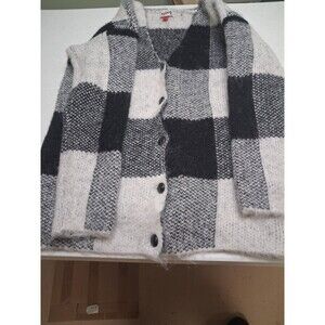 Womens wolrich 4 button sweater - Size M